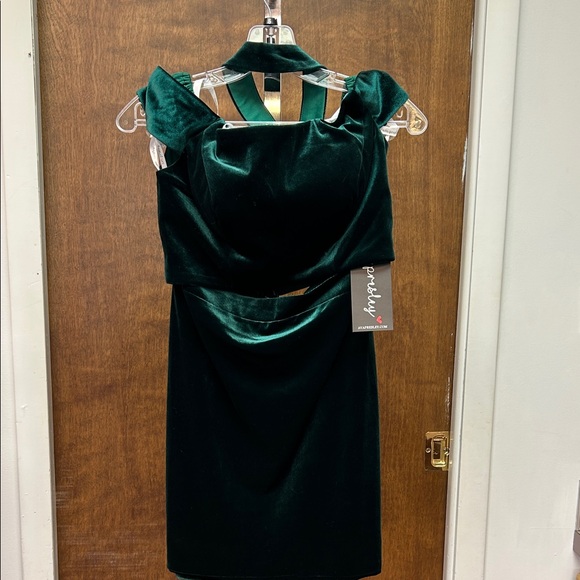 Ava Presley Emerald Velvet Mini Dress with choker NWT 23390 2 piece - Picture 1 of 4